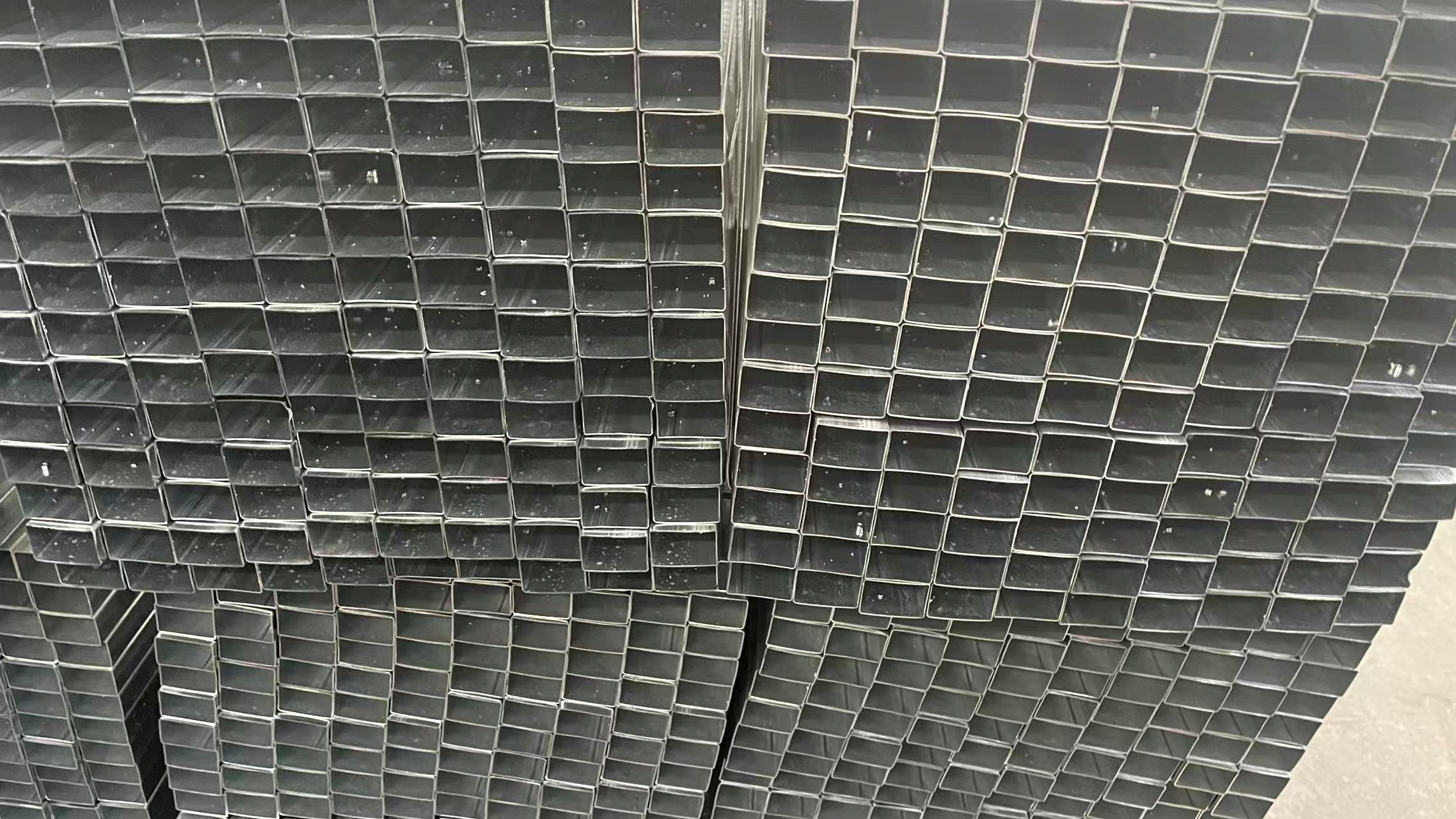 20 × 30 mm Galvanized Rectangular Tube